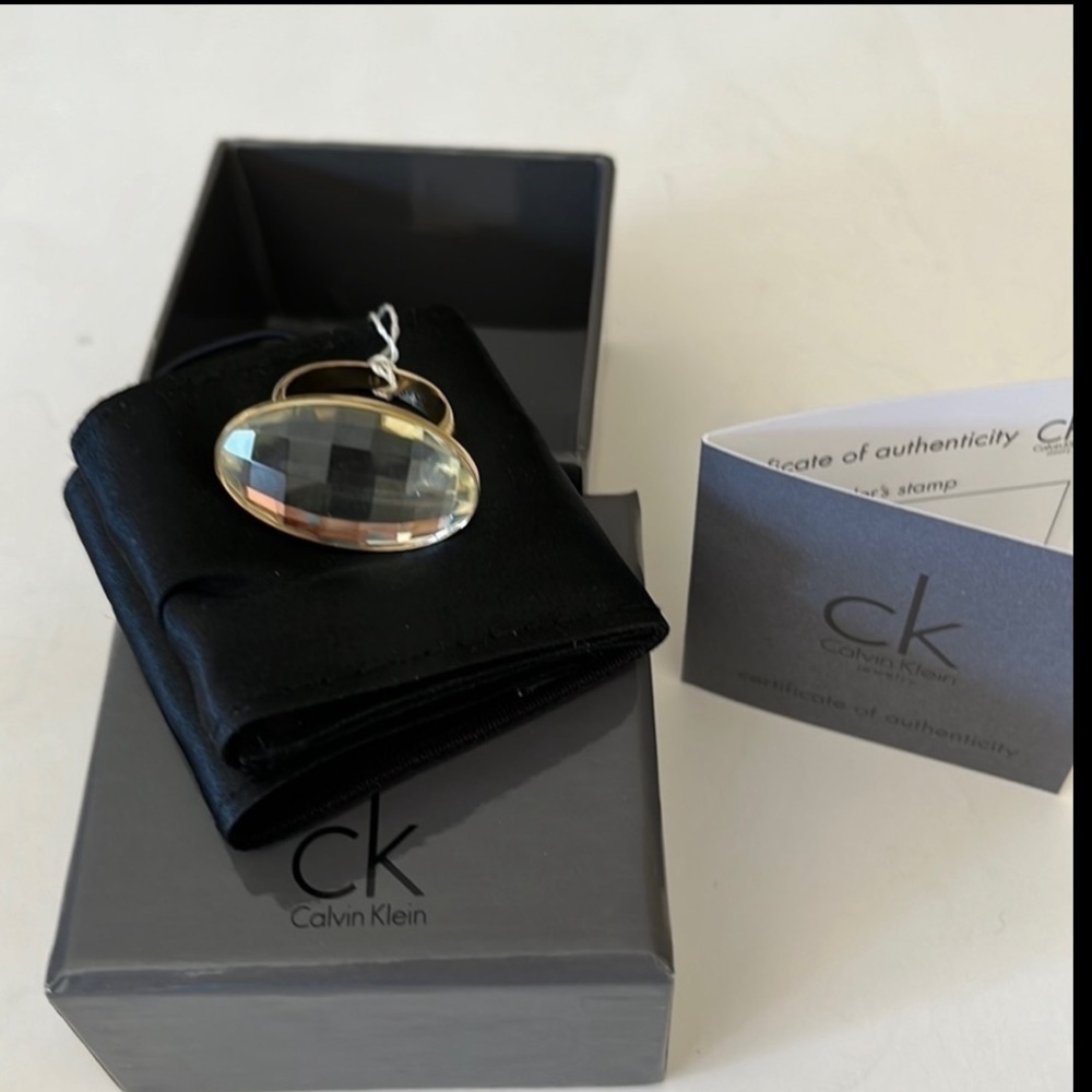 Calvin Klein Gold Statement Ring Oval Faceted Crystal Cocktail Ring - Picture 3 of 9